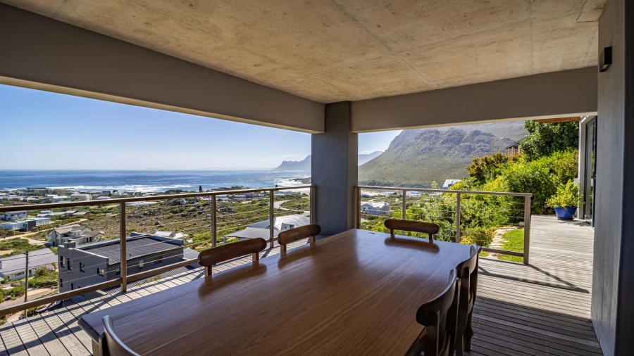 3 Bedroom Property for Sale in Rooi Els Western Cape